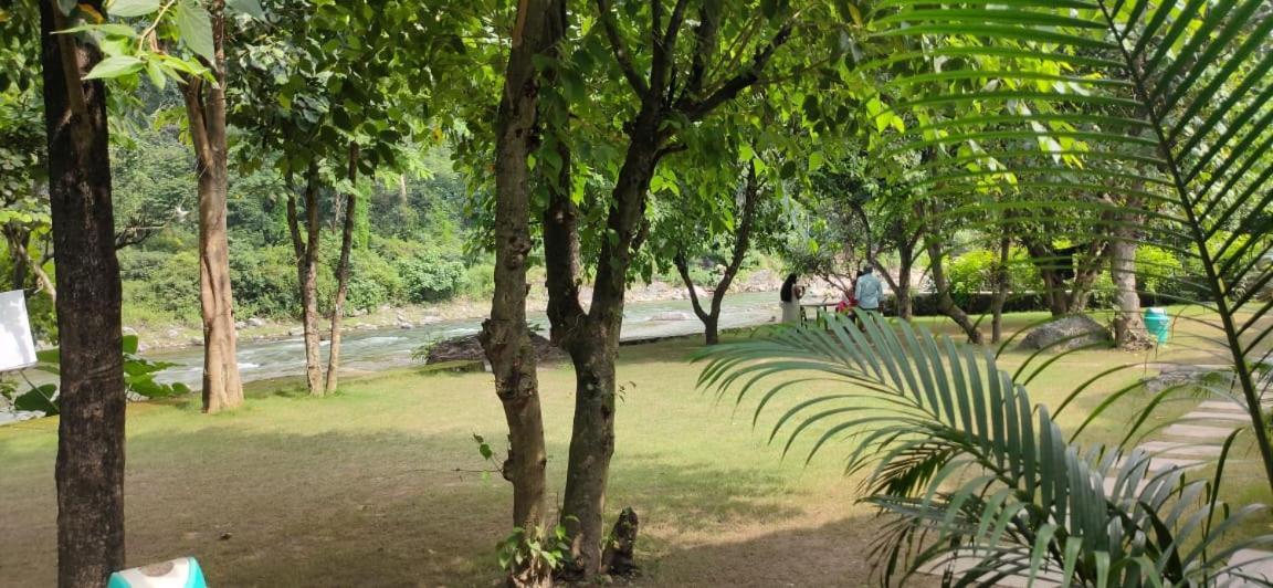 Treepie Resorts Rishīkesh Buitenkant foto